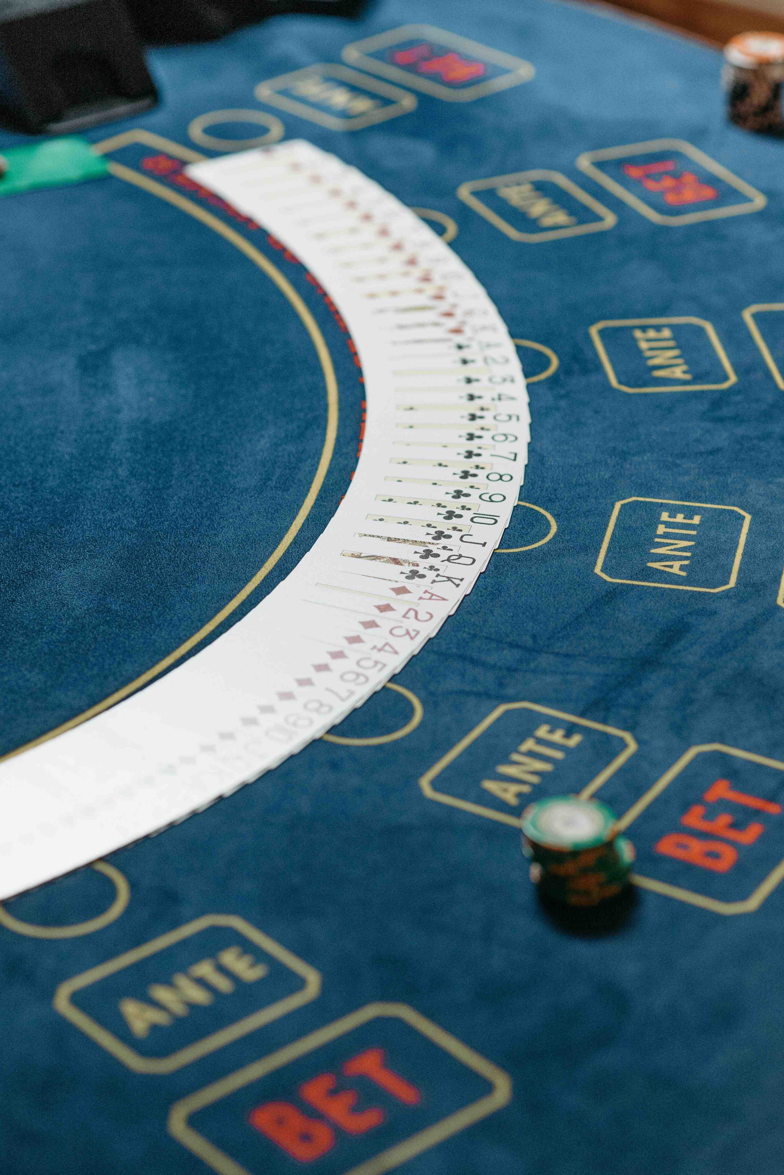 Live casino dengan dealer profesional dan pemain aktif